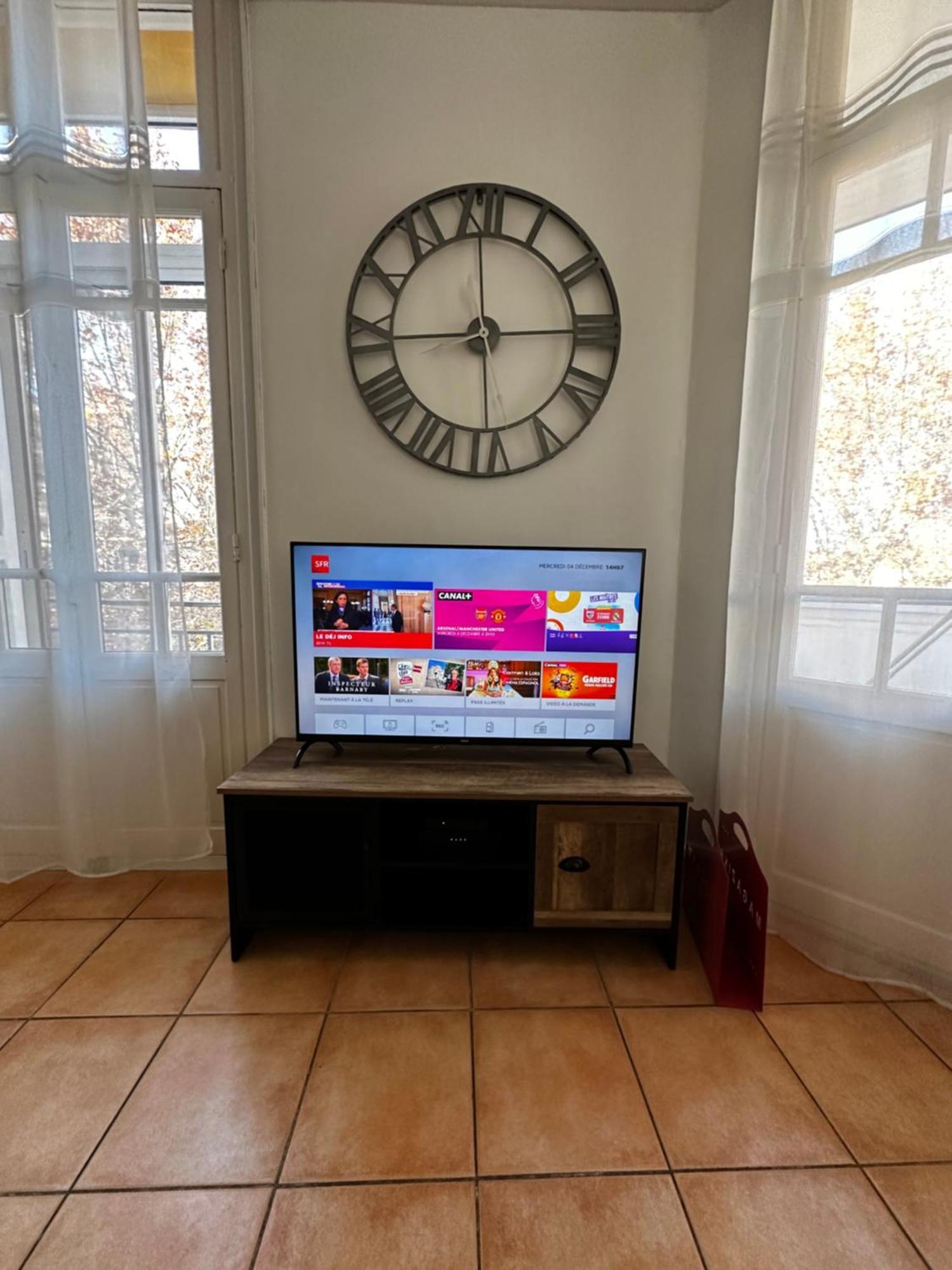 Appartement Lumineux Et Spacieux 2 Chambres Avec Parking Gratuit Dans La Rue Perpignan Exterior photo